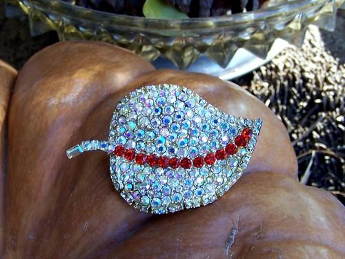 Pomerantz co ny brooch - pomerantz, &